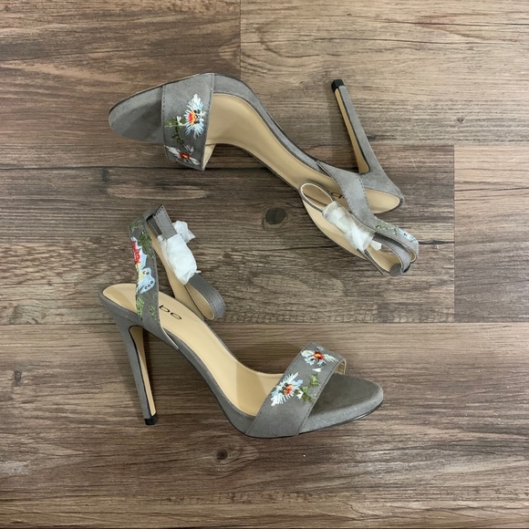 BEBE Ingram Gray Floral Embroidered High Heel Sandal Size 7 - Picture 5 of 14